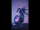 Eisdrache mit feuriger LED-Kristallkugel